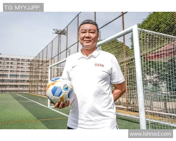 被戏耍的足球明星：那些在比赛中遭遇戏谑与嘲笑的球员背后故事